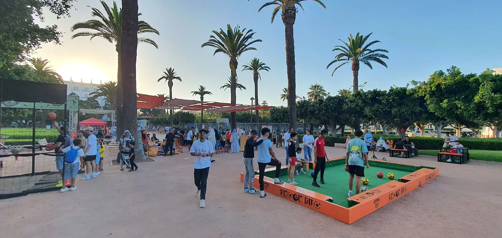 Terrain de foot géant installé en plein air par Duo 4 You